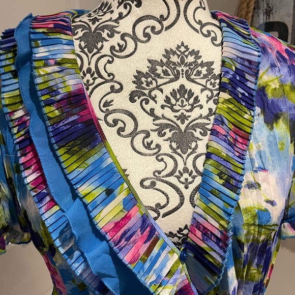 Vibrant rich colored wrap blouse - Picture 3 of 5